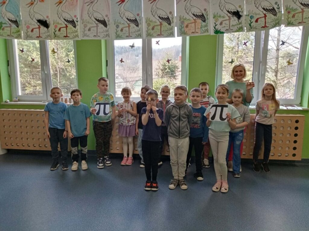 92f44456104e47a3b4ebb7e943d90766